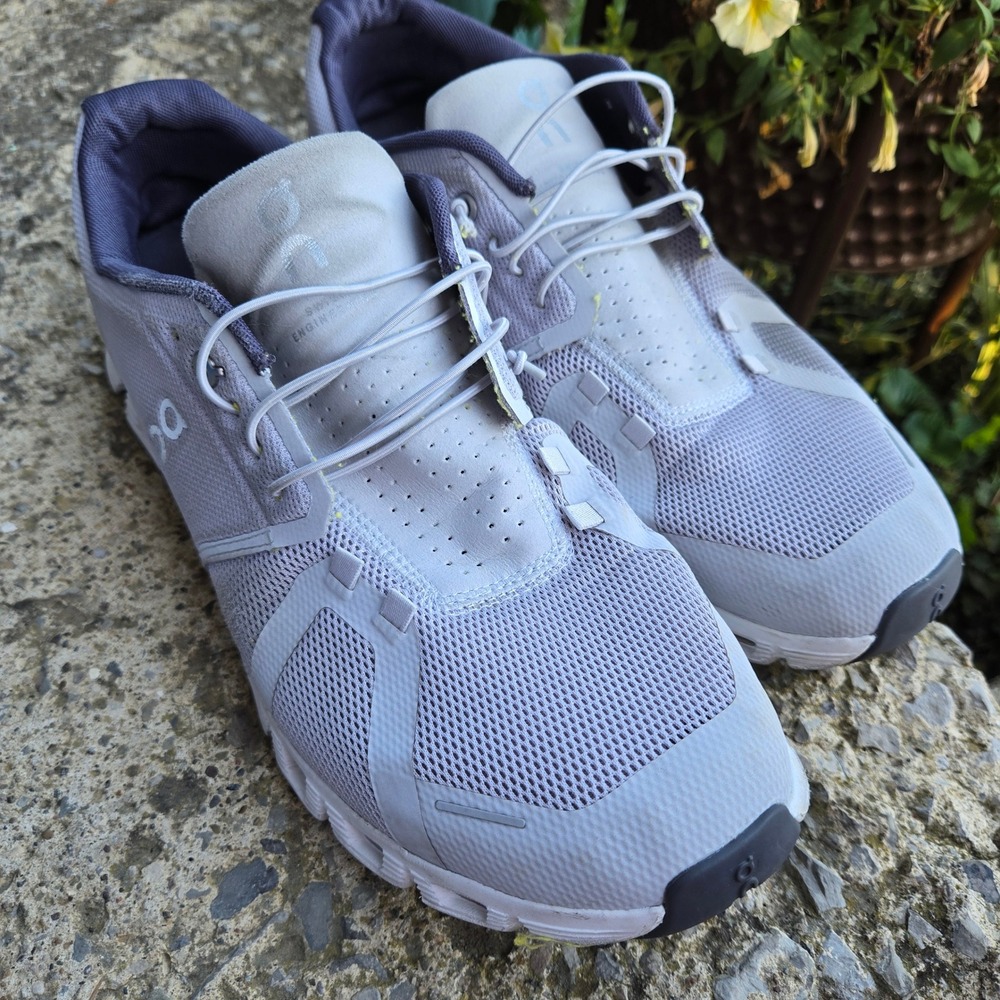 On Cloud 5 Mens sz 12 Running Shoes Grey White Low Top Sneakers. Flaws
